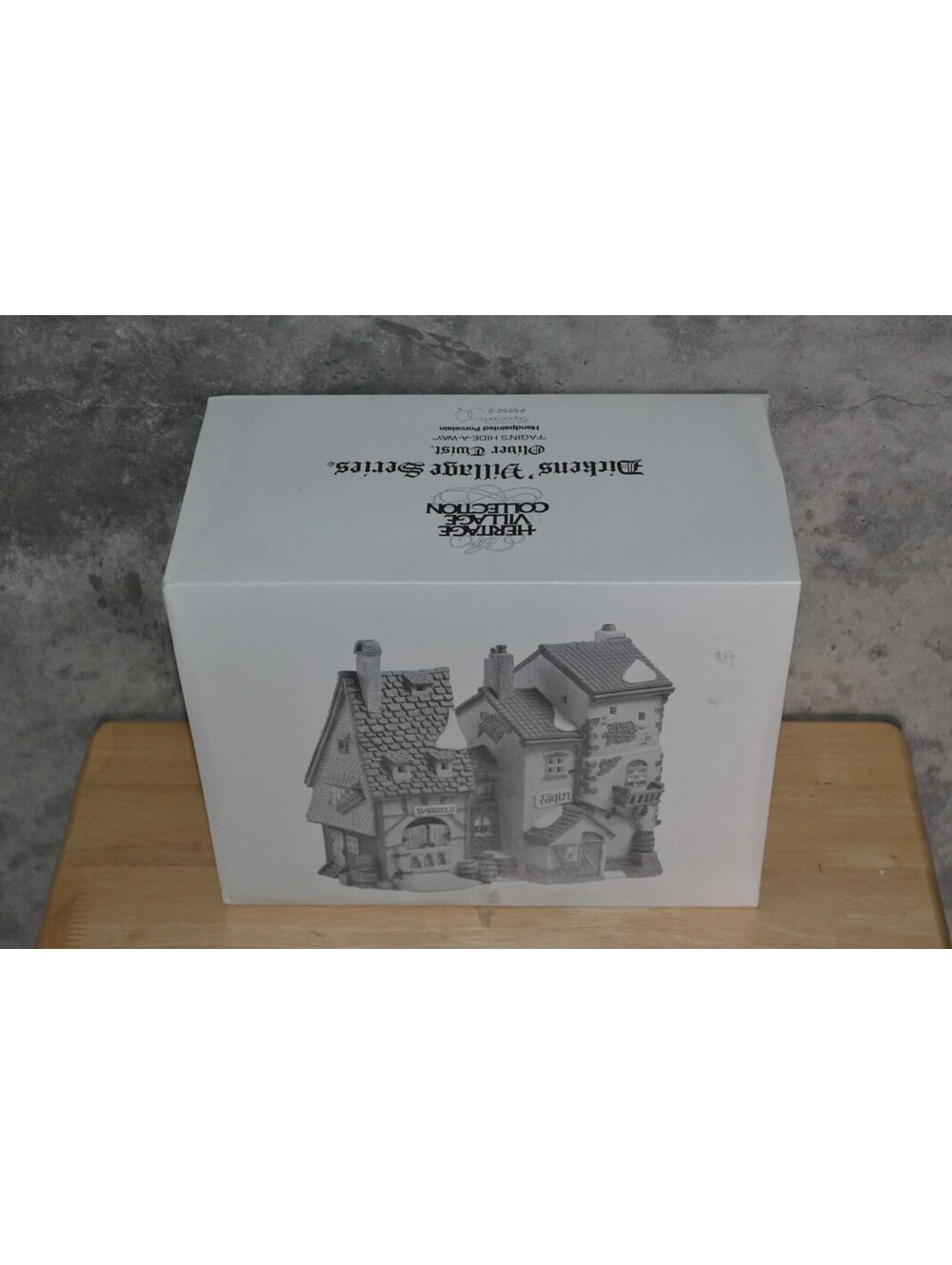 Vtg Dept 56 Heritage Dickens' Village Oliver Twist Fagin's Hide-A-Way #5552-2 - Picture 3 of 3